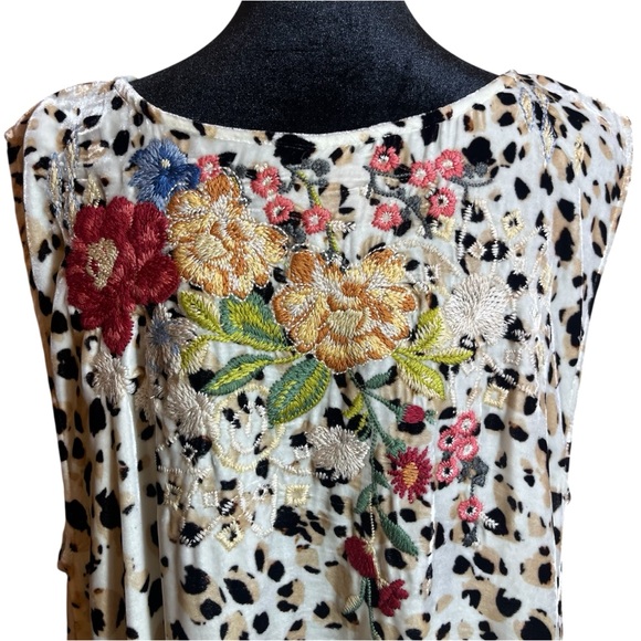 Johnny Was Floral Embroidered Velvet Sleeveless Boho Leopard Top Size XL - Picture 4 of 7